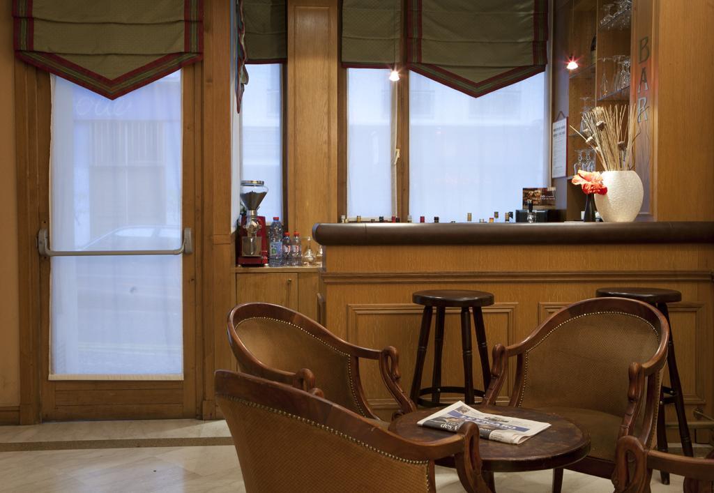 Maison Elle Paris Restoran fotoğraf